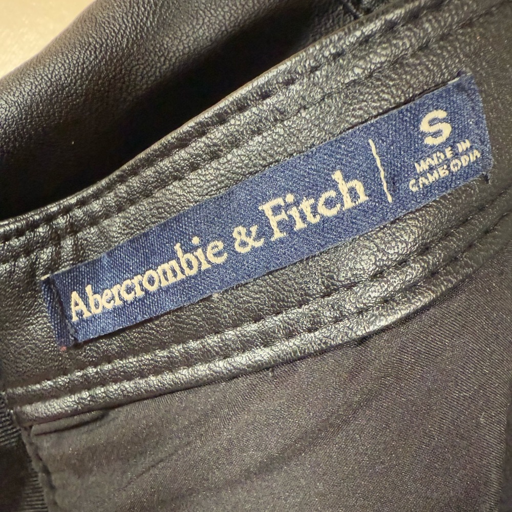 Abercrombie & Fitch black faux leather mini skirt size Small fully lined - Picture 4 of 5